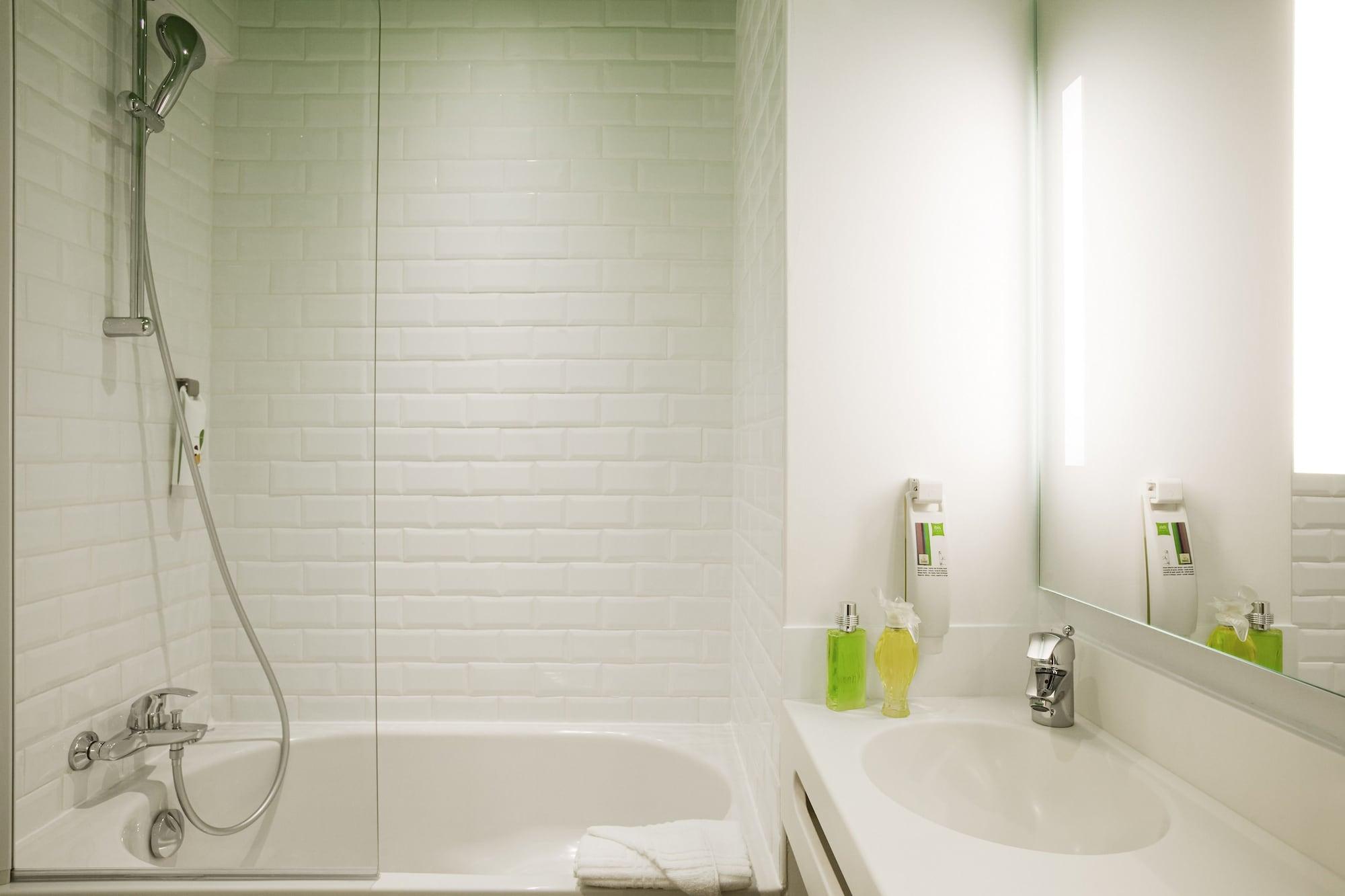Ibis Styles Buttes Chaumont 3* París